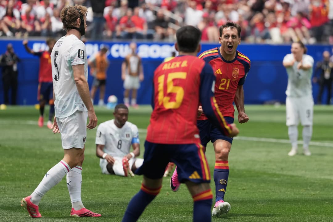 España vence a Austria por 3-0 y avanza a los octavos de final