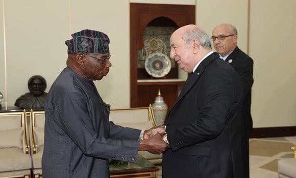 El presidente de la República, Abdelmadjid Tebboune recibió el martes al expresidente de la República Federal de Nigeria y presidente del Consejo Consultivo de la Feria Comercial Intraafricana (IATF 2025), Olusegun Obasanjo.
