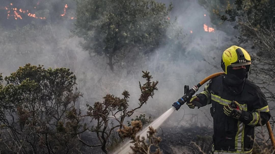 Europa enfrenta una oleada de incendios tras una intensa ola de calor