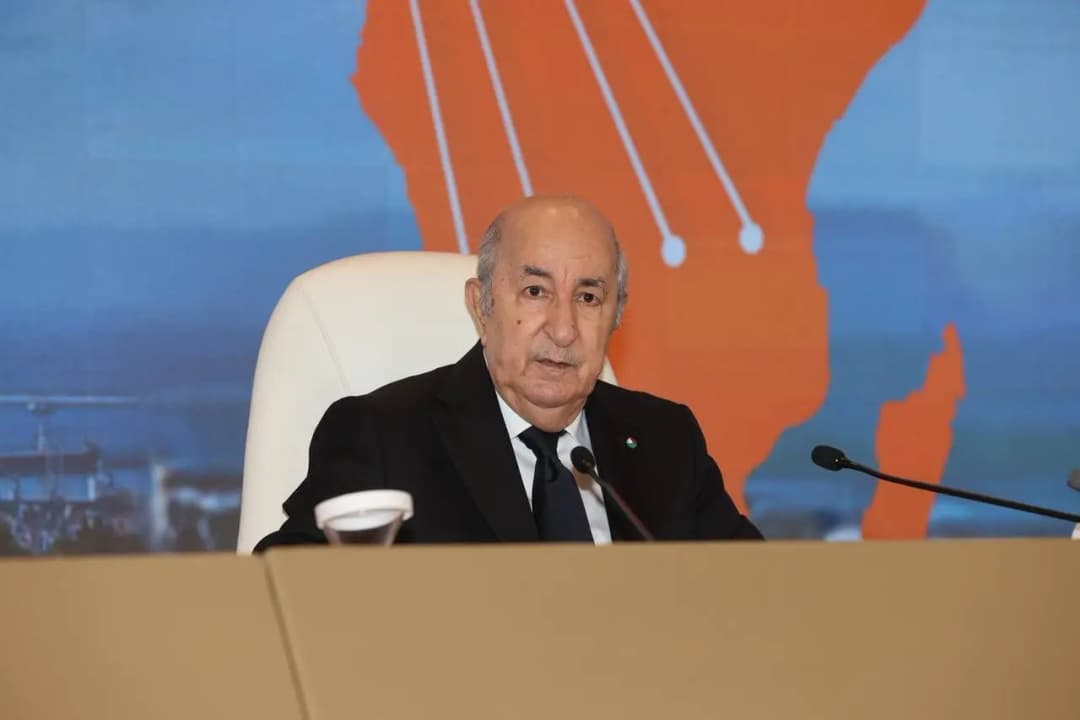 El presidente de la República, Abdelmadjid Tebboune, reafirmó este jueves en Argel el compromiso del Estado con la gratuidad de la enseñanza, renovando su promesa de preservar el carácter social del Estado.