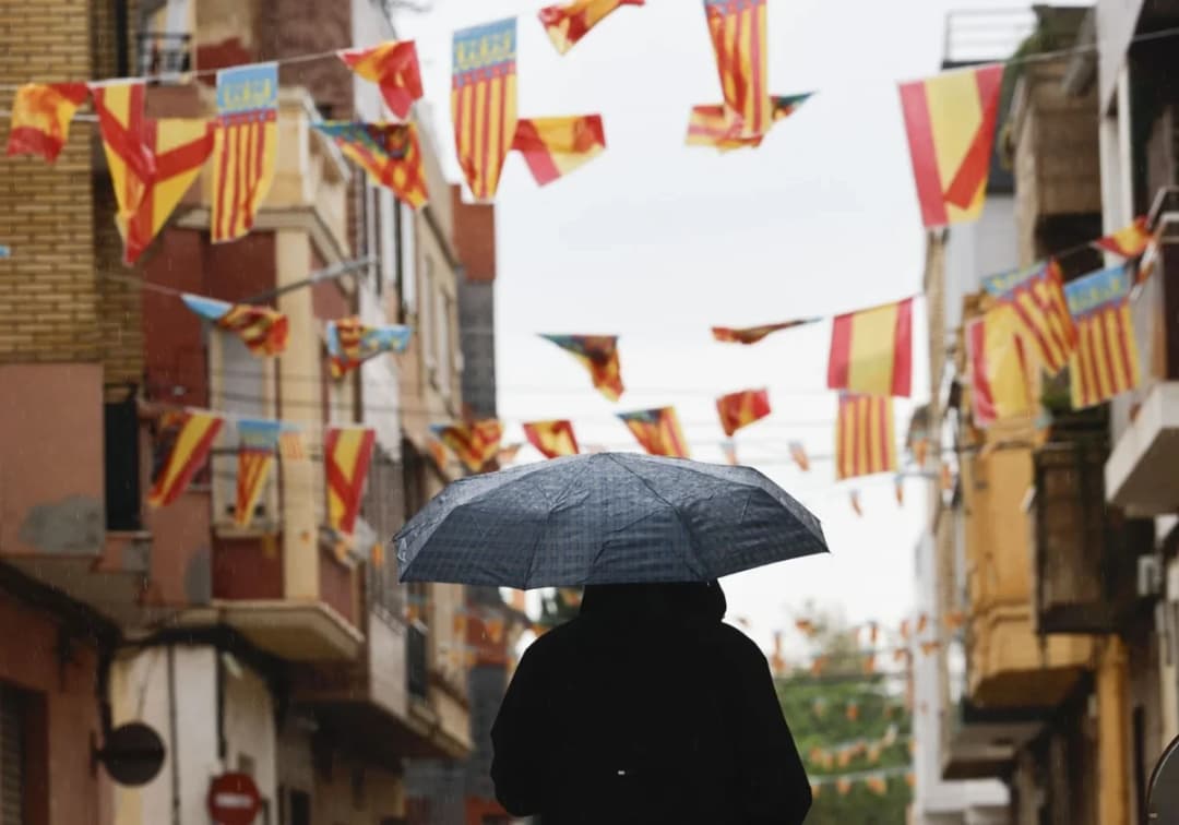 España: alerta roja por lluvias torrenciales en la costa de Alicante