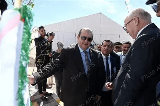 Primer ministro inaugura en M’sila una fábrica de pastillas de freno