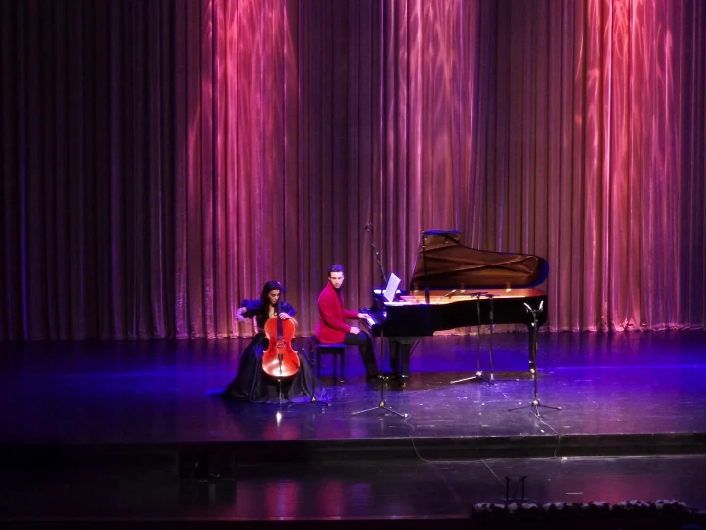 Un concierto sinfónico excepcional titulado “Piotr Chaikovski, una música más allá de las fronteras”, dedicado a la prolífica obra del gran compositor ruso, se celebró el jueves en Argel, con la participación de destacados músicos y vocalistas rusos, ante un público numeroso.