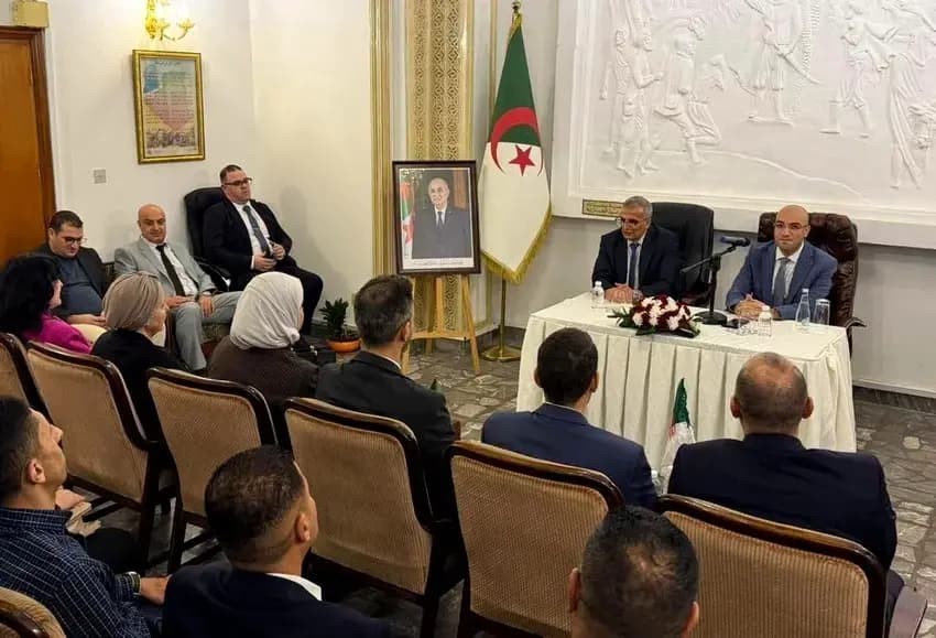 Chaib en Bagdad para participar en la 52.ª sesión del Consejo de Ministros de Asuntos Exteriores de la OCI