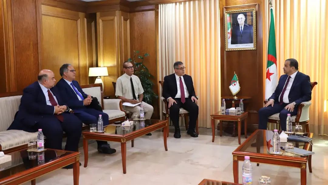 Arkab analiza con la estadounidense KBR el fortalecimiento de la cooperación