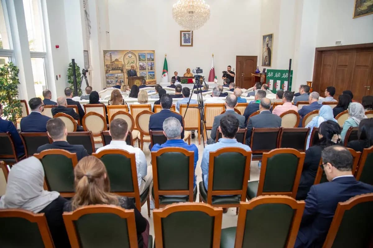 Chaib tient à Doha une rencontre avec les membres de la communauté nationale établie au Qatar