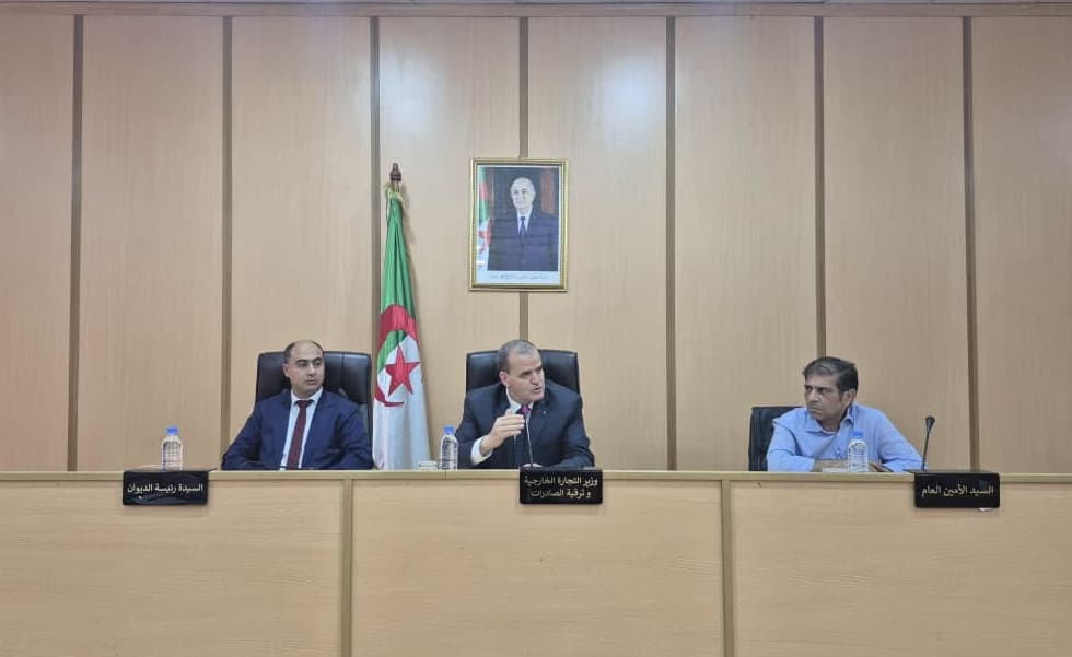 Rezig souligne l'importance des foires et expositions nationales dans la promotion des exportations
