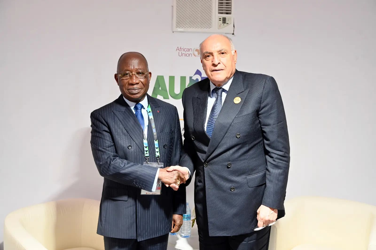 Attaf s'entretient à Luanda avec son homologue ivoirien