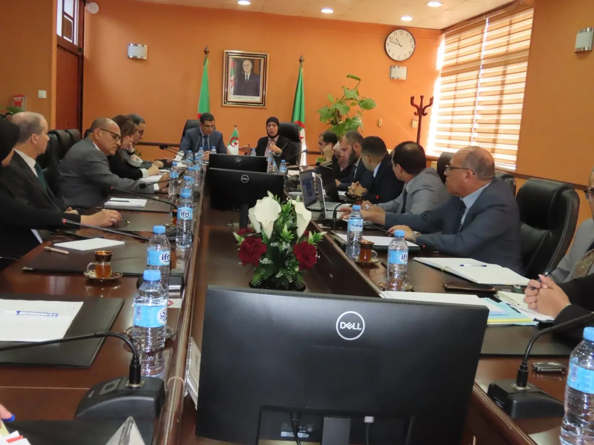 Ait Messaoudene et Benmouloud co-président une réunion d'évaluation de l'état d'avancement du projet de numérisation du secteur de la santé