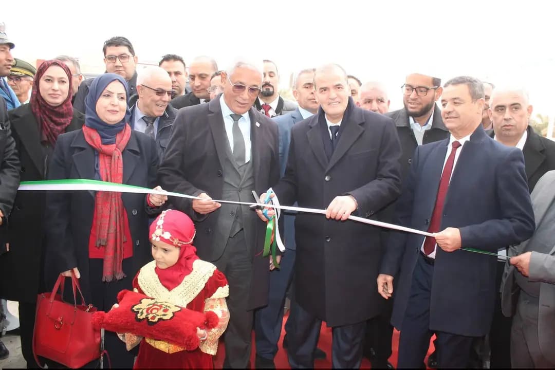 Ghardaïa: M. Rezig procède à l'ouverture de la 2e exposition du vêtement d’enfant