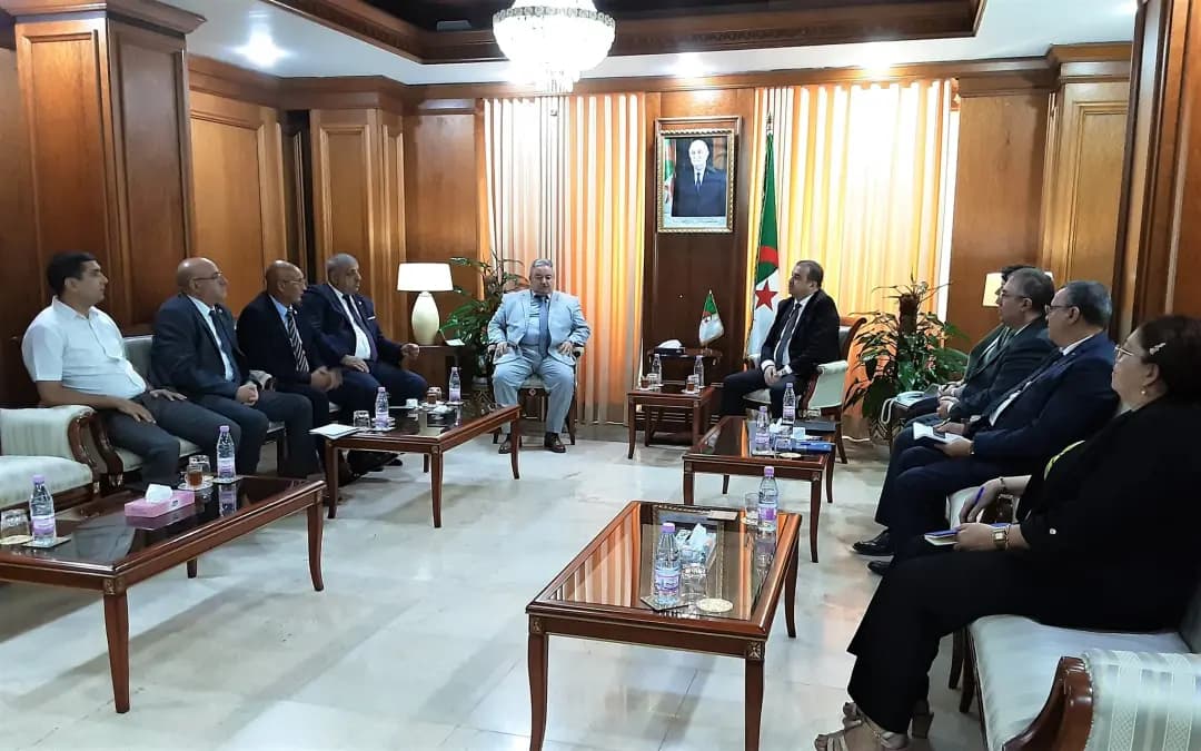 M. Arkab reçoit une délégation du groupe parlementaire des Indépendants au Conseil de la nation