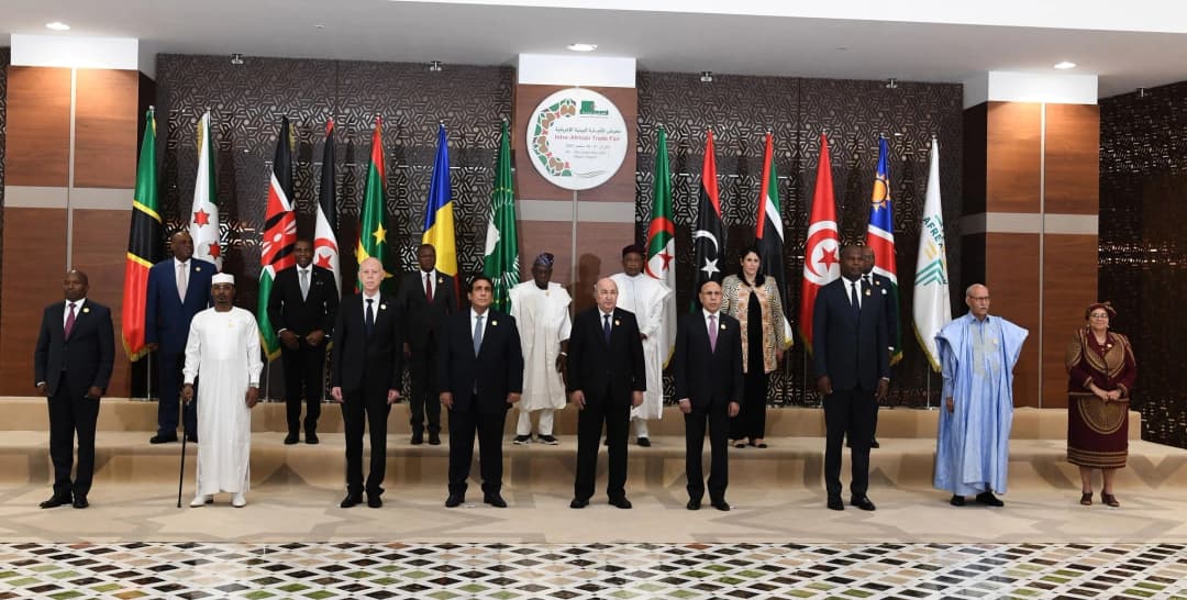 Photo de famille des dirigeants africains et d'éminentes personnalités du continent participant à la 4e édition de la Foire commerciale intra-africaine (IATF 2025).