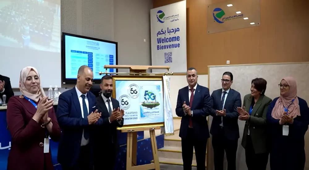 Emission d'un timbre-poste à l'occasion de la Journée mondiale des télécommunications et de la société de l'information