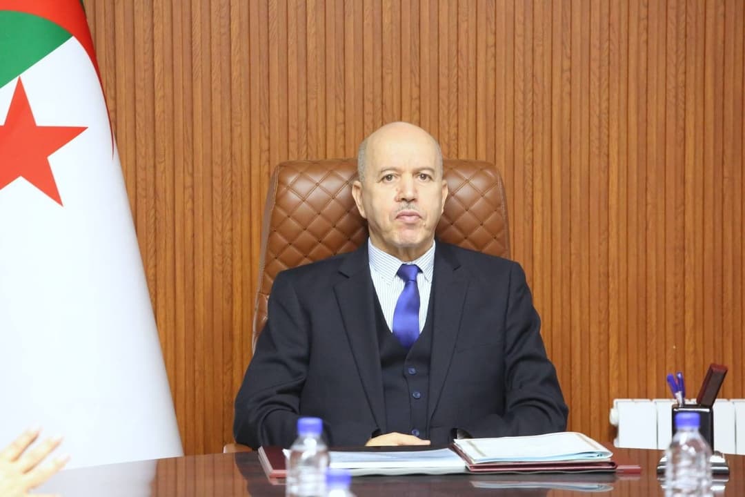 Saihi préside une séance de travail consacrée à l'évaluation des activités de la CNAC