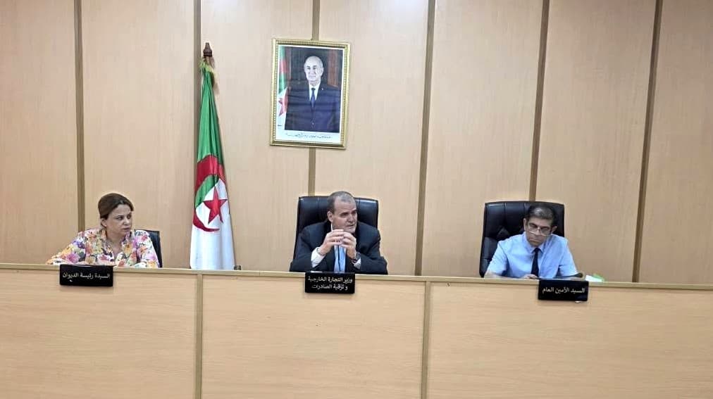 Rezig souligne l'importance du développement de l'infrastructure logistique pour la promotion des exportations hors hydrocarbures
