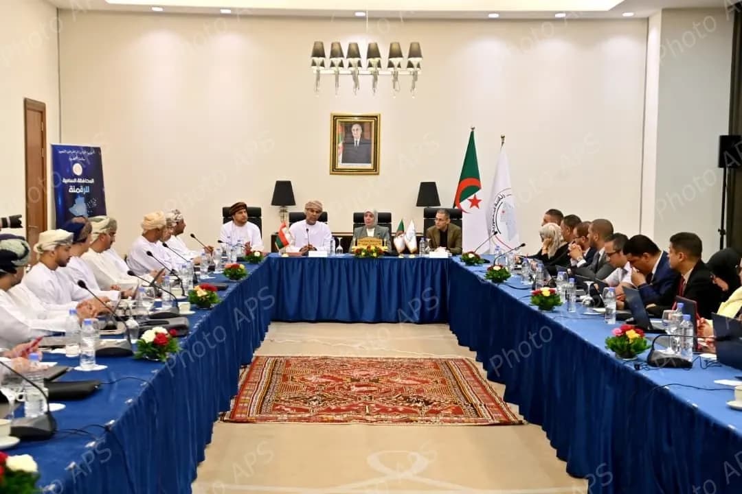 Algérie-Oman : Benmouloud examine avec une délégation omanaise les moyens de renforcer la coopération dans le domaine de la transformation numérique