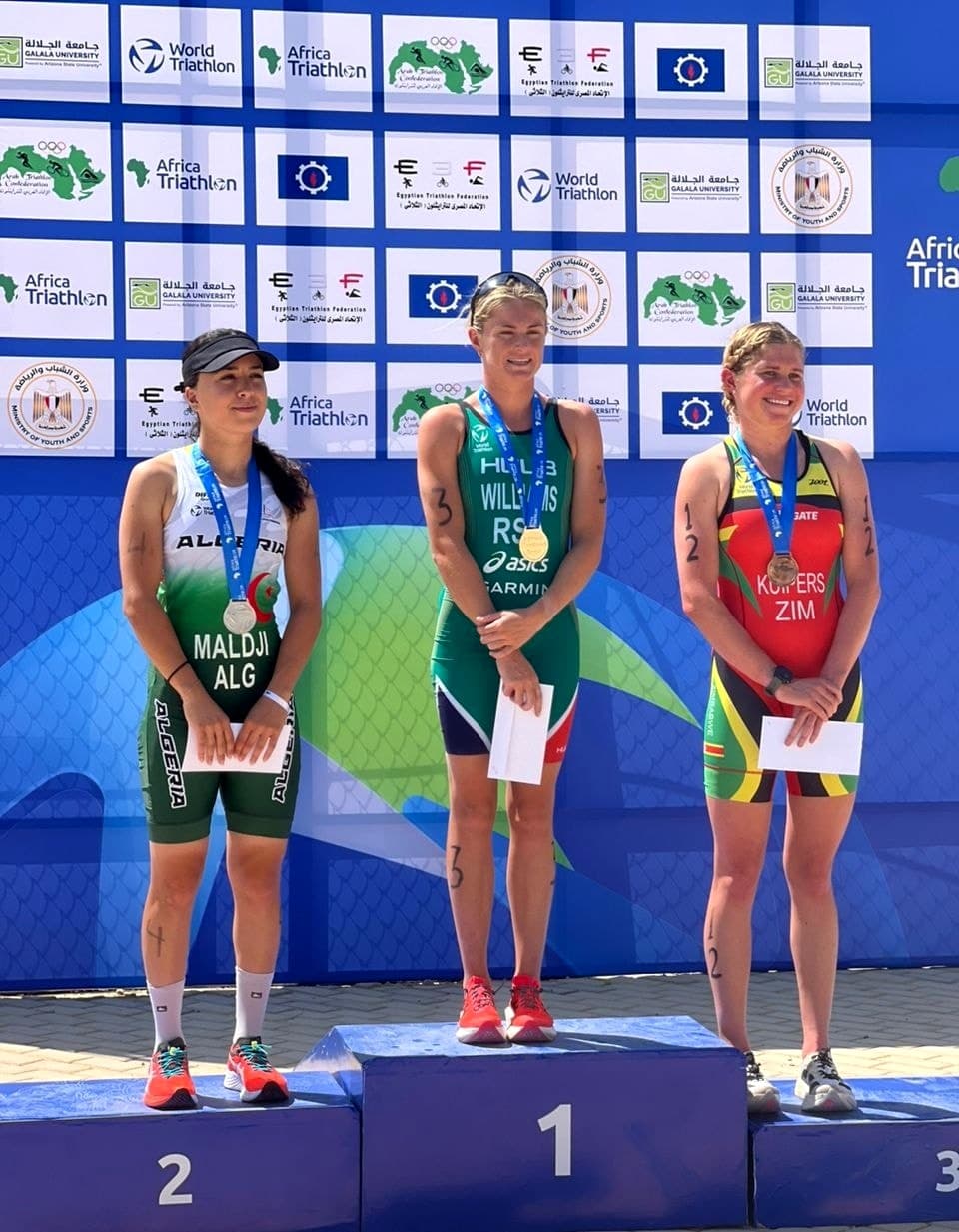 La médaille d'argent a été l'œuvre d'Imane Maldji dans la spécialité de triathlon Elite dames, derrière la Sud-africaine Shanae Williams, médaillée d'or, et devant l'autre Sud-africaine Andie Kuipers, médaillée de bronze.