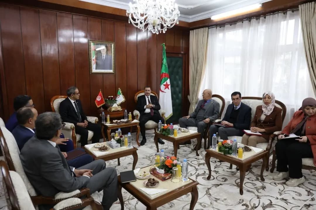 Sayoud rencontre le président du Conseil national des régions et des districts de la République tunisienne