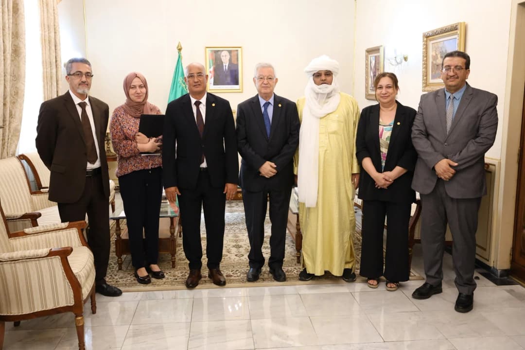 Le président du Conseil de la nation a présidé une réunion d'orientation avec les membres de la délégation du Conseil de la nation qui prendra part à la 32e session de l'Assemblée parlementaire de l'Organisation pour la sécurité et la coopération en Europe (OSCE), prévue à Porto (Portugal) du 29 juin au 3 juillet 2025.