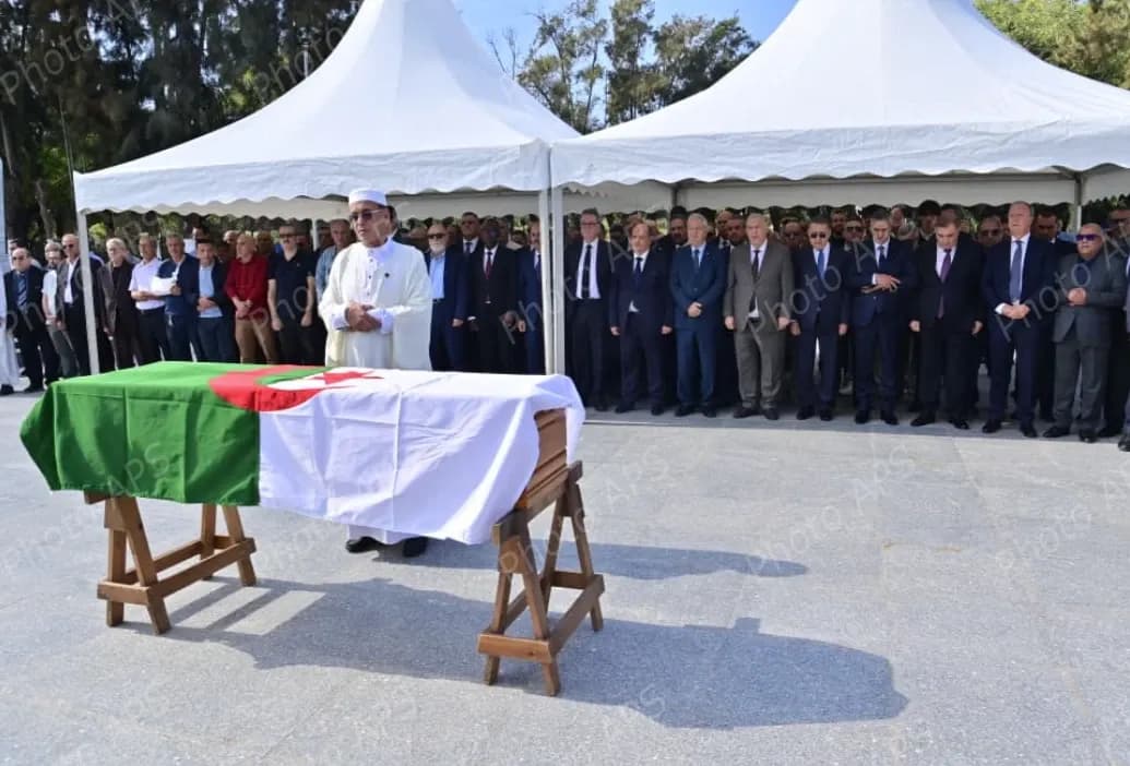 Le moudjahid et ancien membre du Haut Comité d'Etat Mohamed Ali Haroun inhumé au cimetière d'El Alia