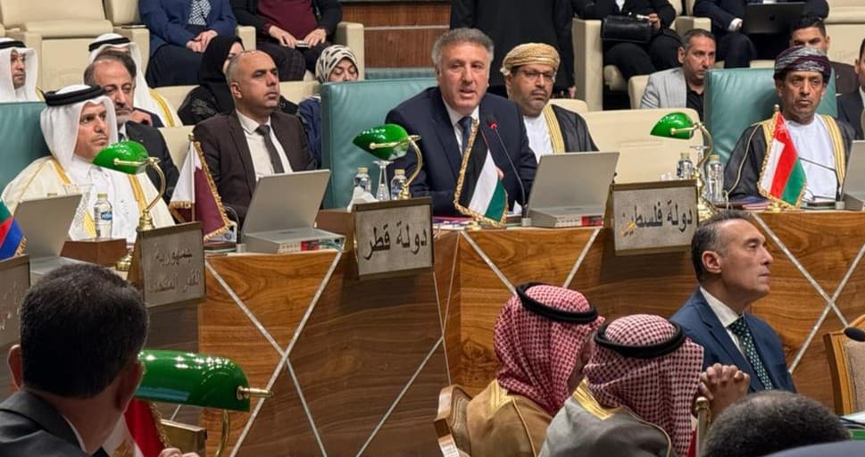 Le ministre de l'information appelle les médias arabes à continuer de couvrir l'actualité 