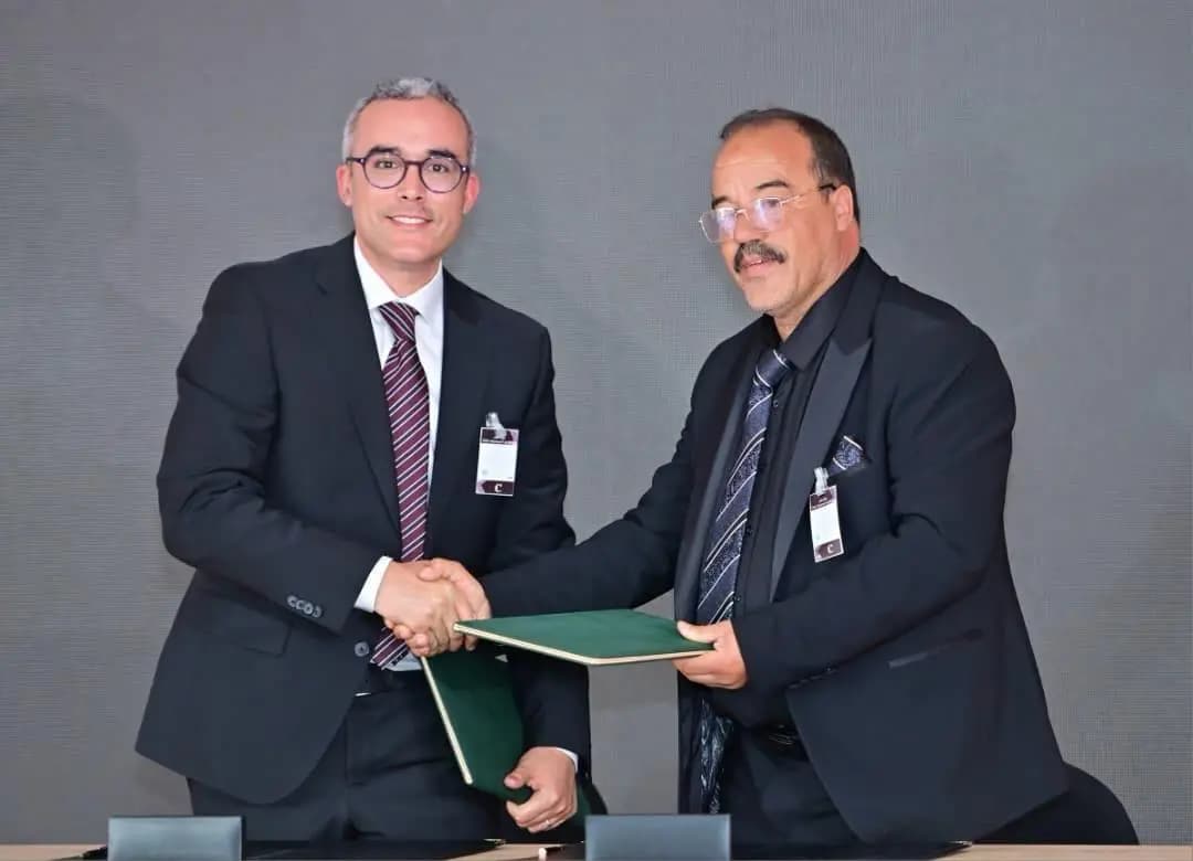 Le Premier ministre préside à Batna la cérémonie de signature d'accords de coopération visant à renforcer le partenariat industriel