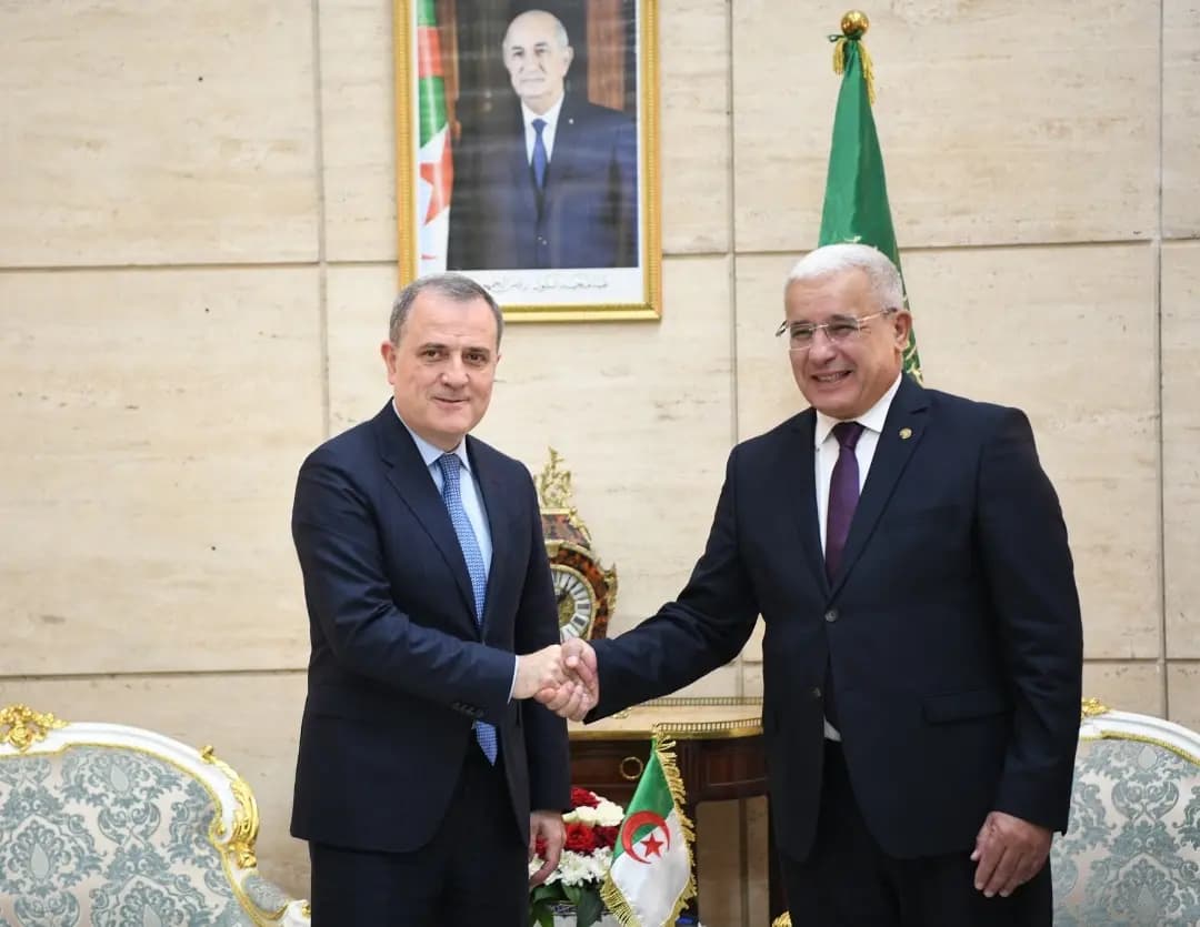 Boughali reçoit le ministre des Affaires étrangères de la République d'Azerbaïdjan