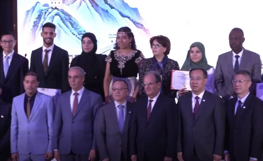Remise à Alger des prix du projet "A la recherche de jeunes ambassadeurs culturels Algériens-Chinois" 
