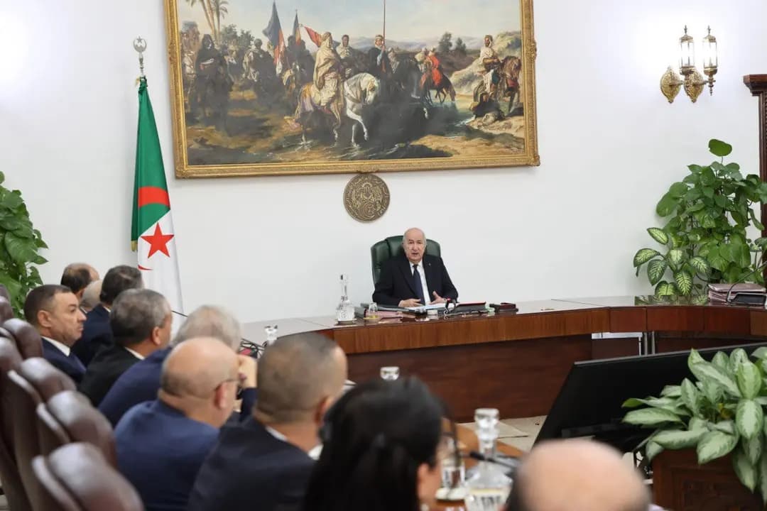 Le président de la République ordonne d'entamer l'exportation du phosphate de la mine de Bled El Hadba d'ici mars 2027