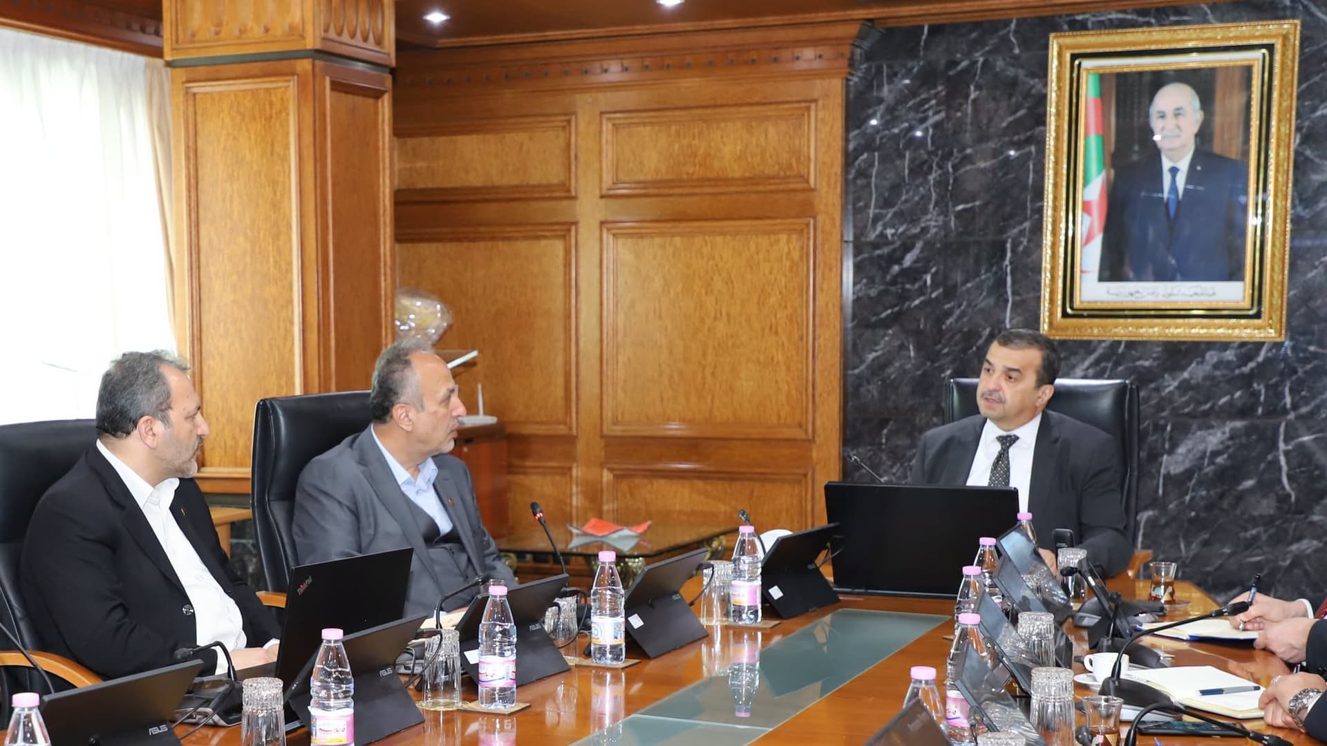 Arkab examine les perspectives de coopération avec le président de la société iranienne "Farayand"