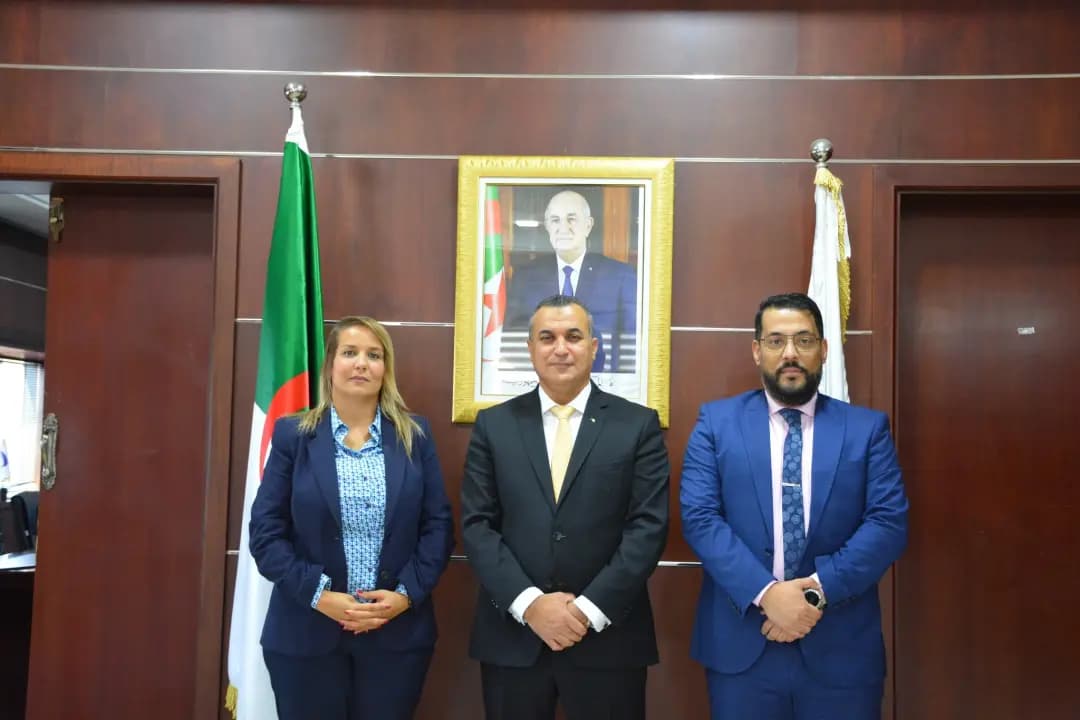 M. Zerrouki procède à l'installation de la nouvelle directrice générale d'Algérie Poste
