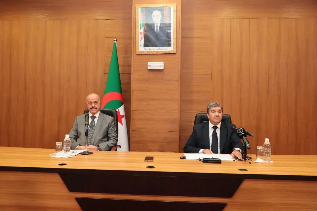 
Bouamama : publication des textes d'application de la loi organique sur l'information avant la fin de l'année en cours
