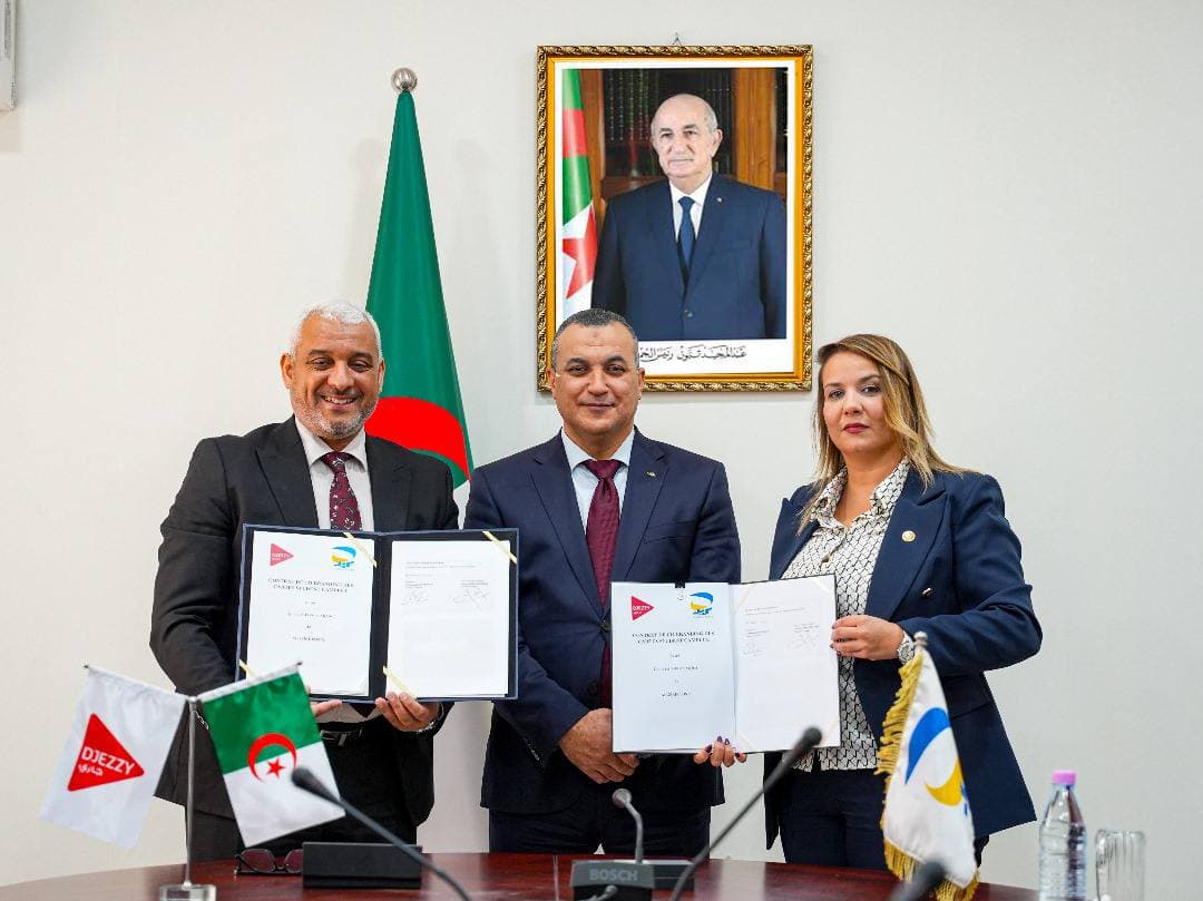 Algérie Poste et Djezzy lance la carte "Student Campuce" au profit des nouveaux bacheliers