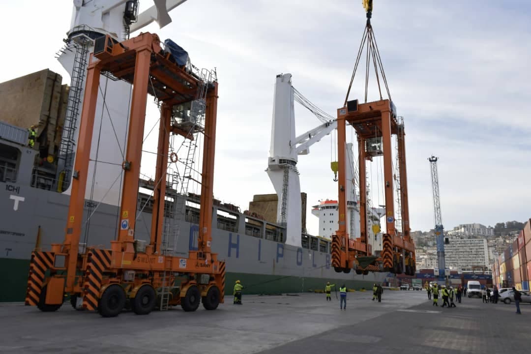 Transport maritime: l’EPAL réceptionne de nouveaux engins de manutention des conteneurs
