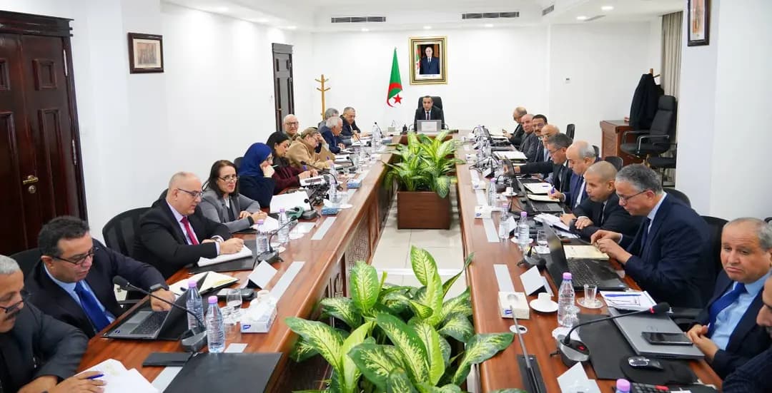 Adjal préside une réunion consacrée au suivi des projets de Sonelgaz  