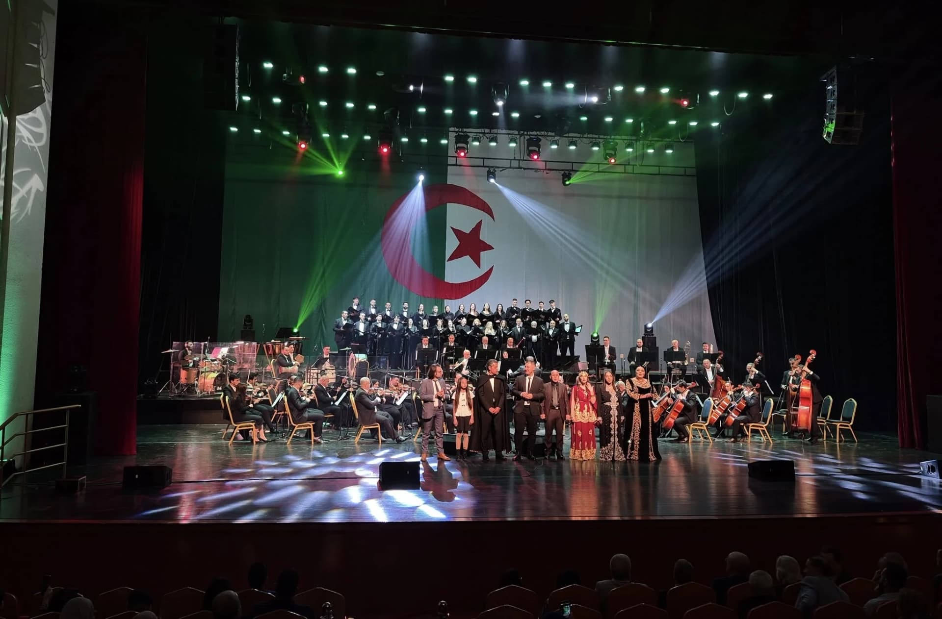 Chants, et poésies à Alger, en célébration du 71e Anniversaire du déclenchement de la guerre de libération nationale