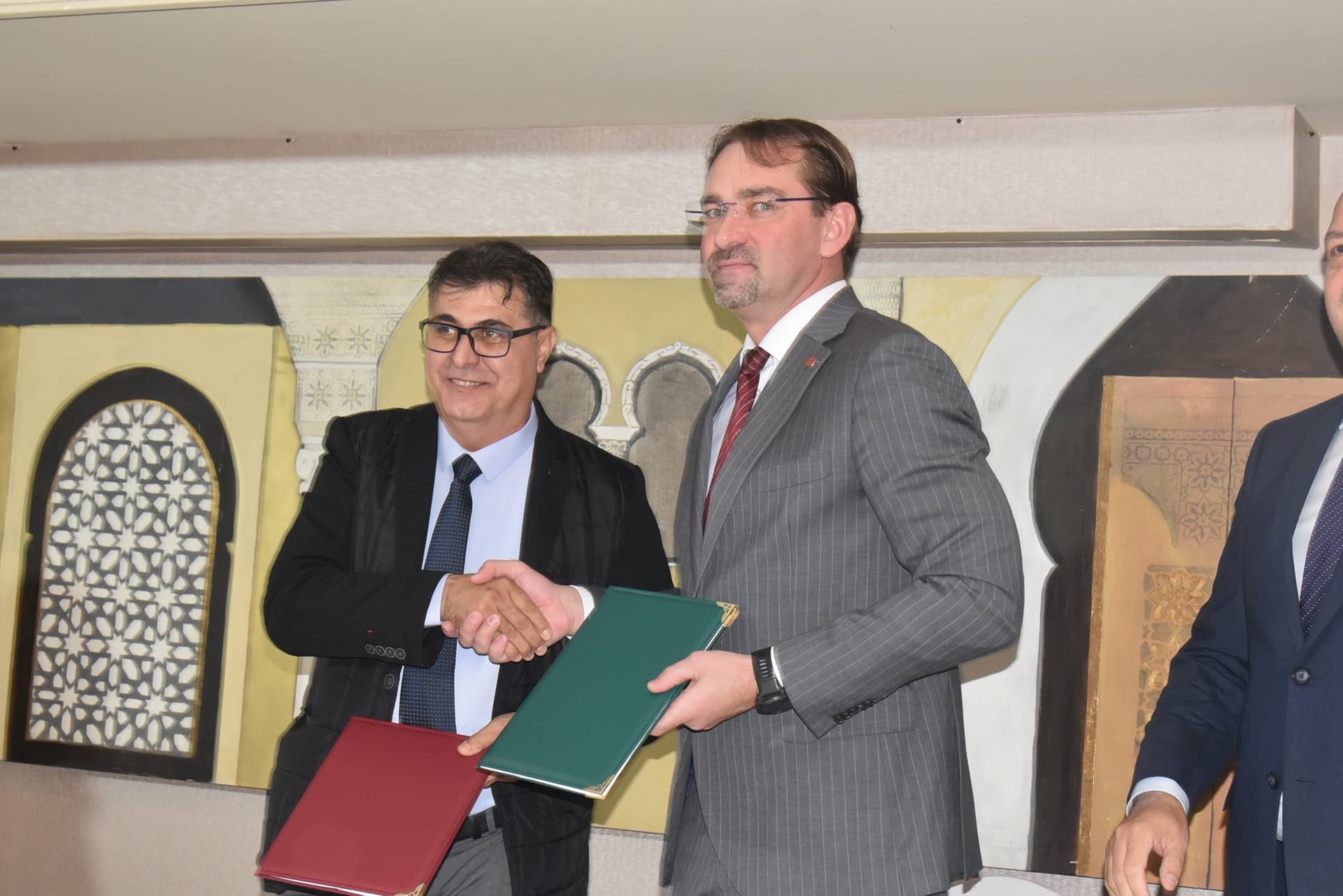 Volleyball : signature d'un protocole de coopération entre les fédérations algérienne et polonaise

