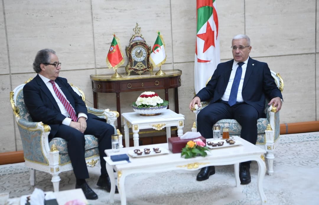 Le président de l'Assemblée populaire nationale (APN), Brahim Boughali, a reçu, dimanche, le président du Tribunal constitutionnel de la République portugaise, José João Abrantes, qui effectue une visite officielle en Algérie.