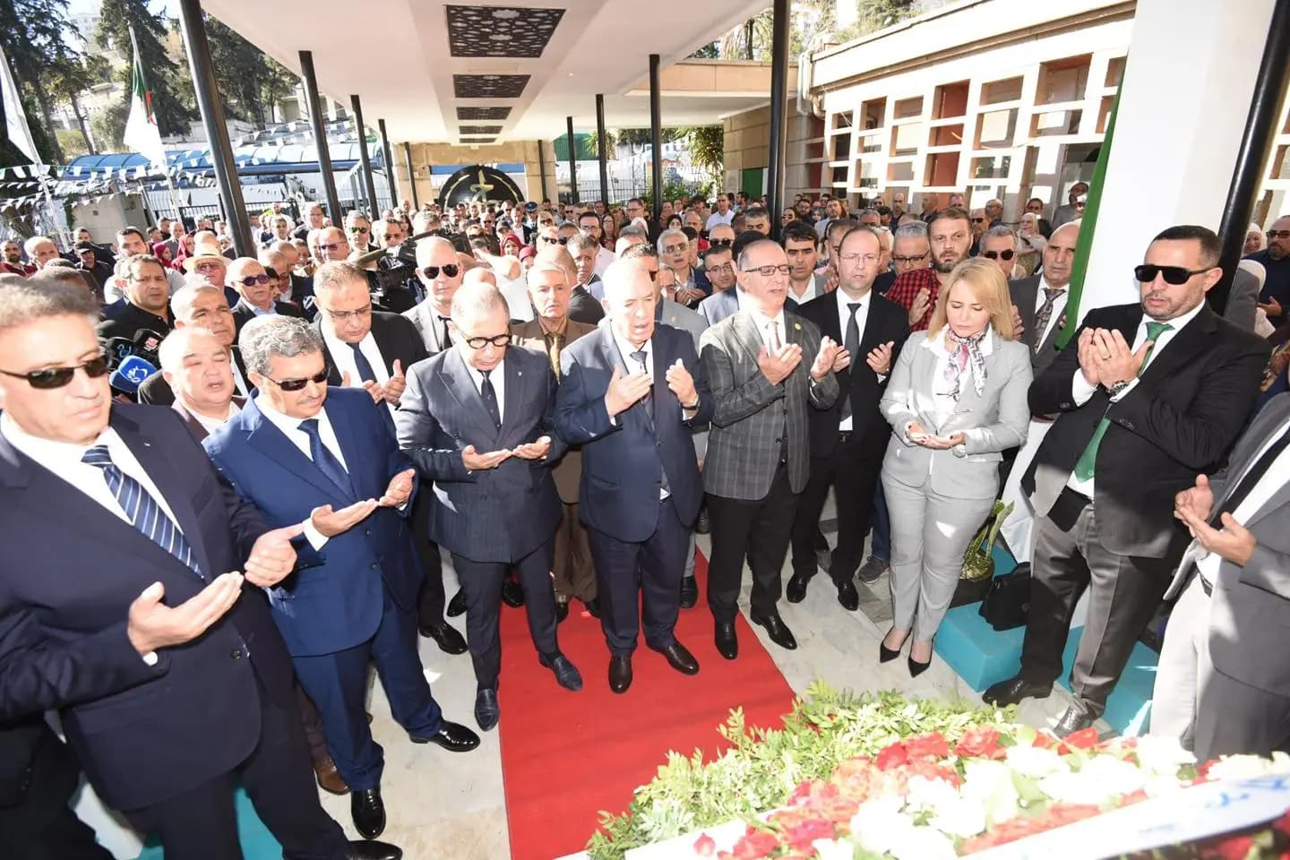 

 

Cérémonie commémorative à l'occasion du 63e anniversaire du recouvrement de la souveraineté nationale sur la Radio et la Télévision 