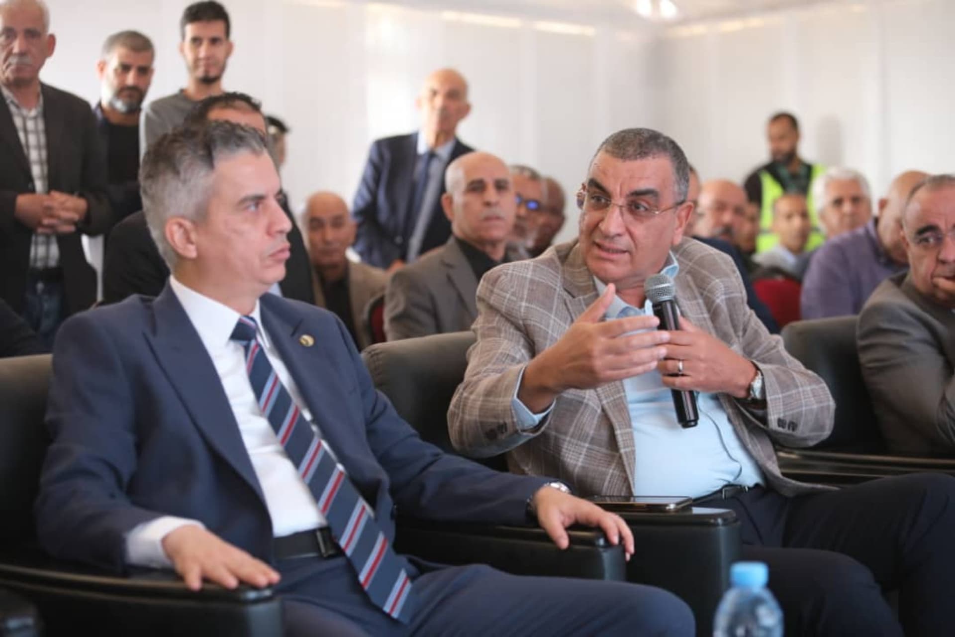  

Etude pour la réalisation du dédoublement de la route nationale reliant

Mascara et Saïda