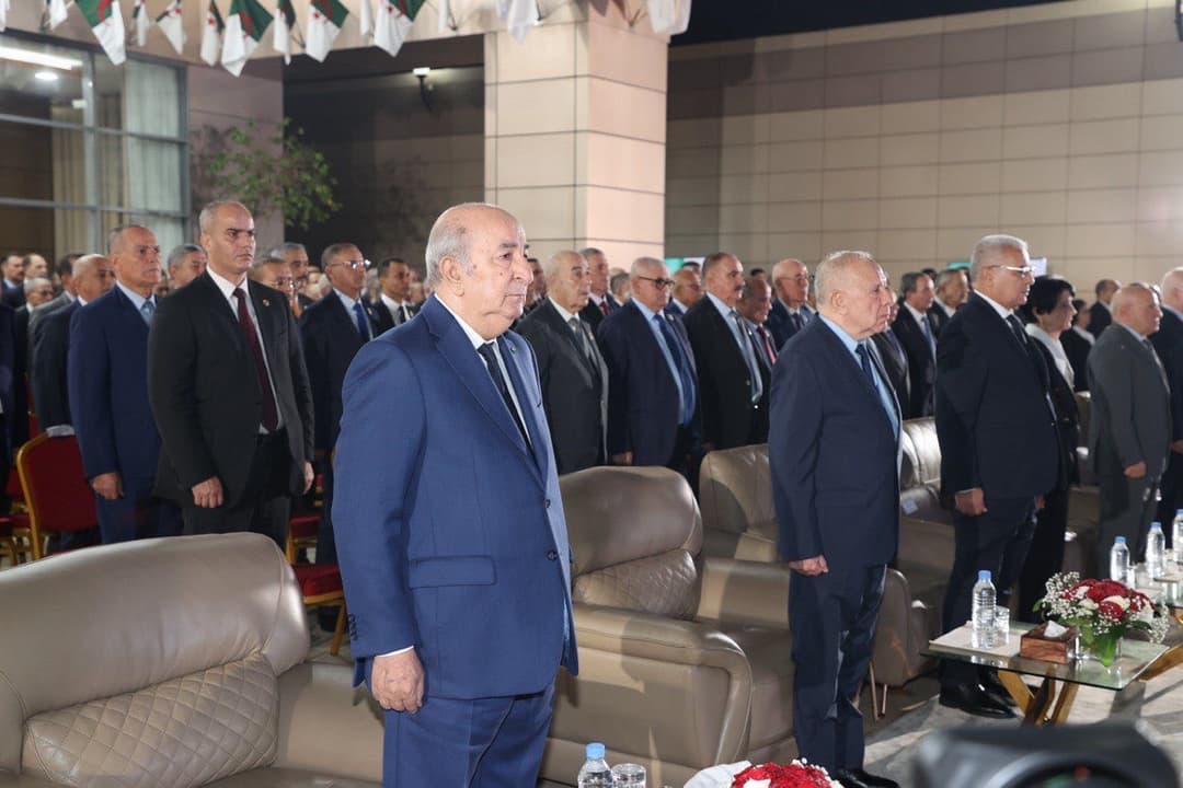 Le président de la République préside une cérémonie au Cercle national de l'Armée