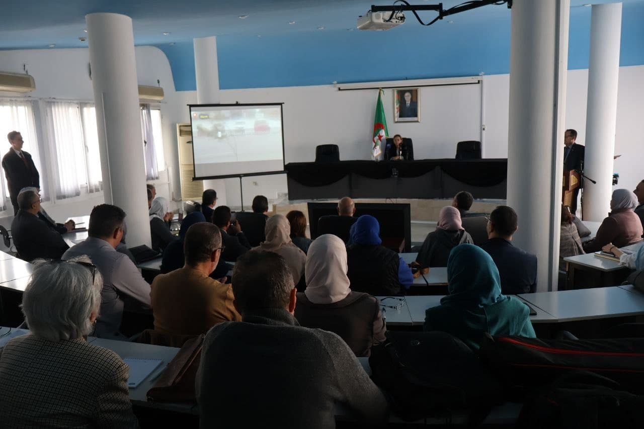 Krikou souligne l'importance des laboratoires de recherche scientifique dans la promotion des pratiques environnementales
