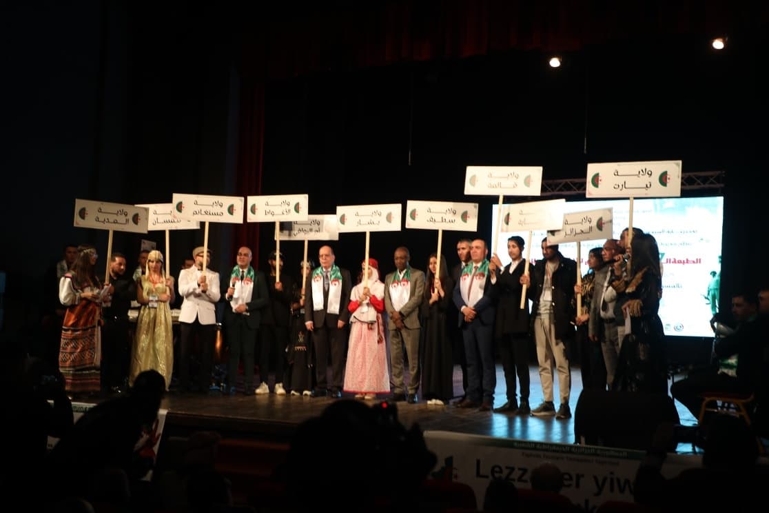 Hidaoui préside l’ouverture de la 17e édition du Festival de la chanson patriotique