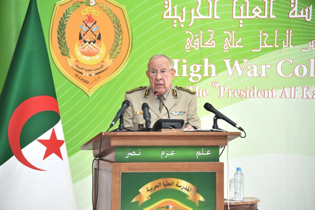 Le Général d'Armée Saïd Chanegriha préside la cérémonie de sortie des promotions à l'Ecole supérieure de Guerre.