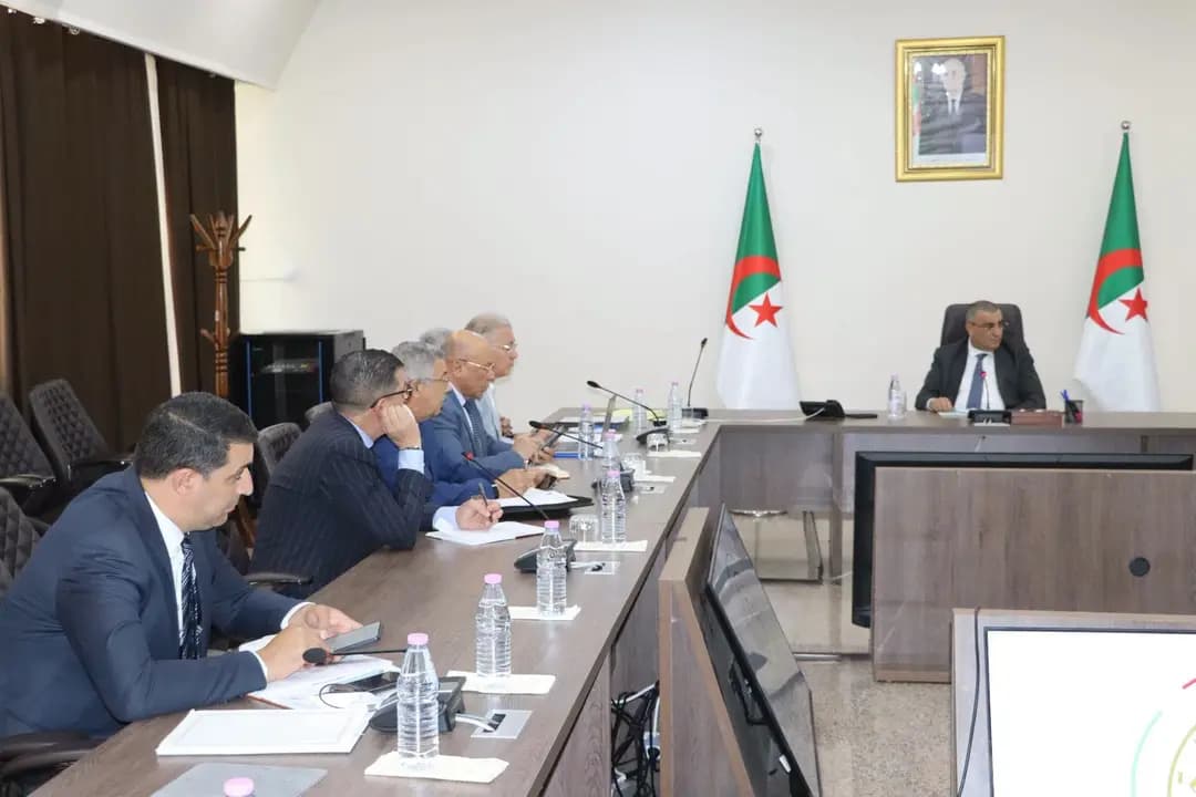Djellaoui insiste sur le renforcement des chantiers par des entreprises supplémentaires pour accélérer les travaux