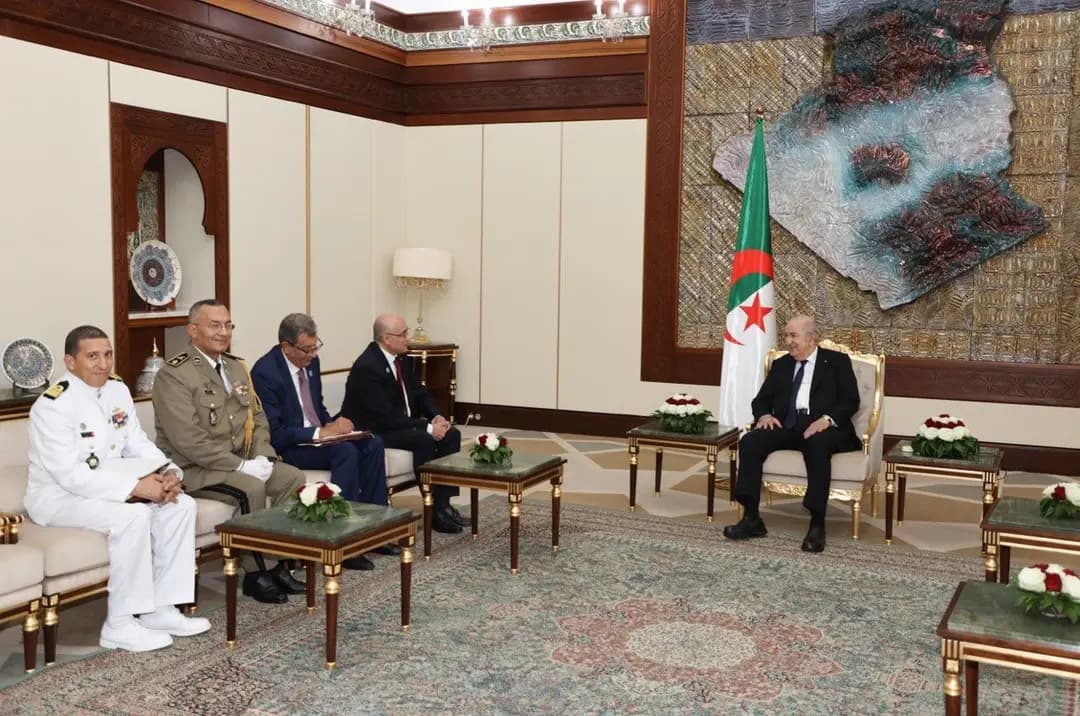 Le président de la République reçoit le ministre tunisien de la Défense