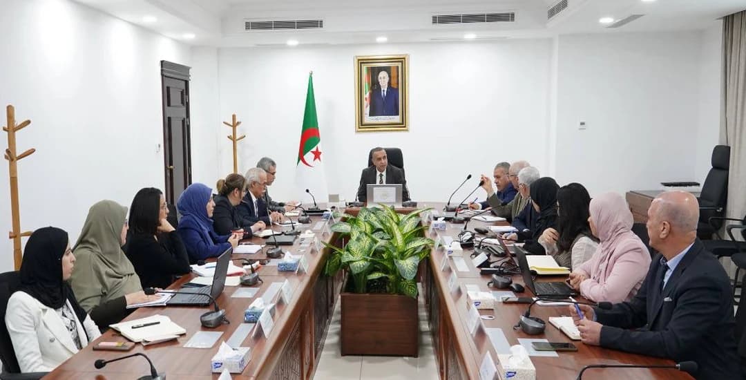 Adjal préside une réunion consacrée à l’activité et à la gestion du secteur