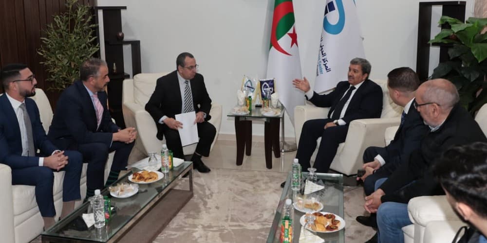 Bouamama préside la clôture d'une session de formation en langue anglaise au profit de journalistes des médias publics

 