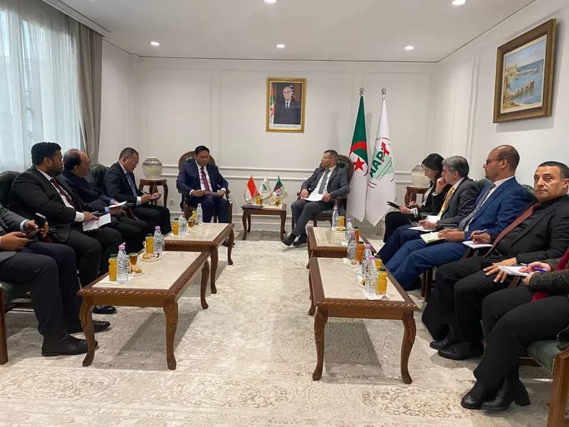 Rekkache examine les moyens de renforcer le partenariat avec le vice-ministre indonésien de l'Agriculture