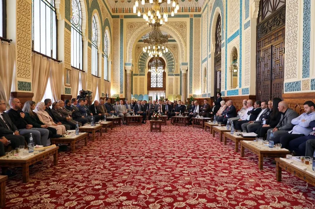  Rabehi préside une réunion de concertation avec les membres de l'APW
